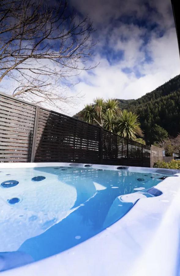 Classy Cabin - In Town - Spa Pool Queenstown Luaran gambar